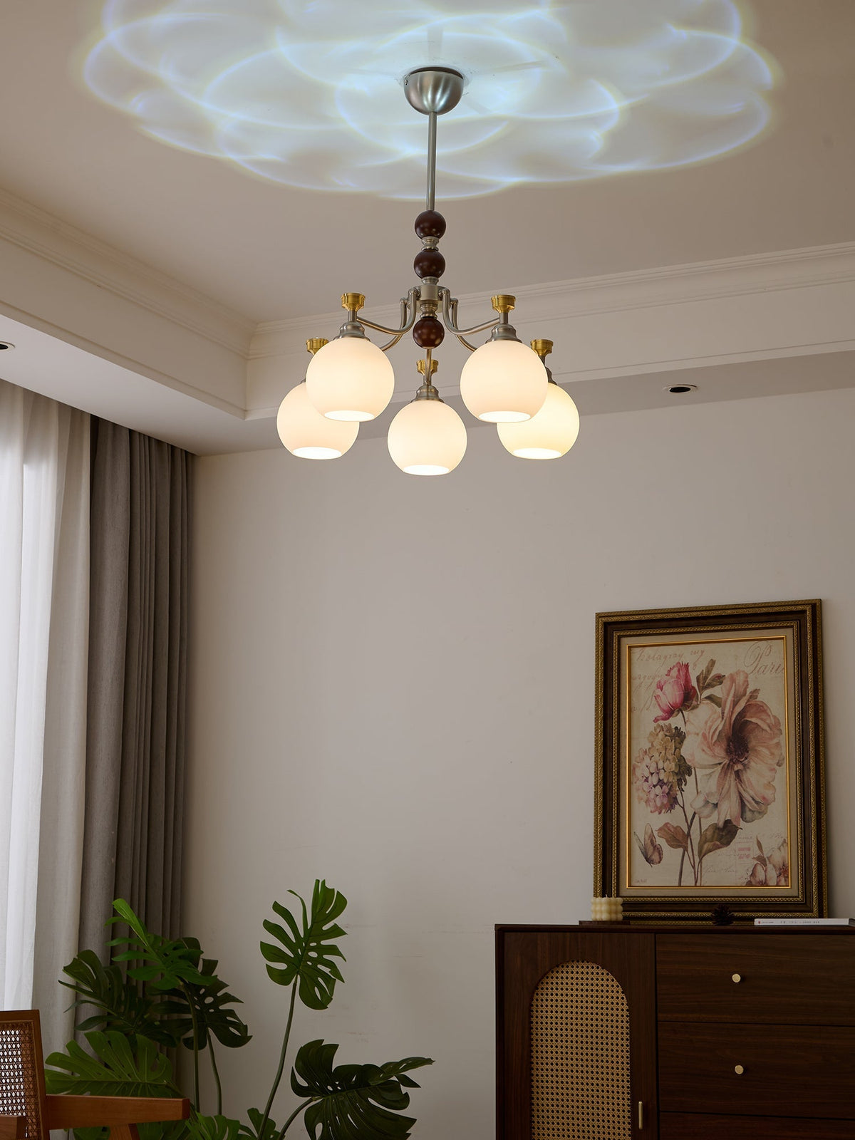 Eursoria Kronleuchter aus Holz und Glas im traditionellen Kunst-Orb-Stil