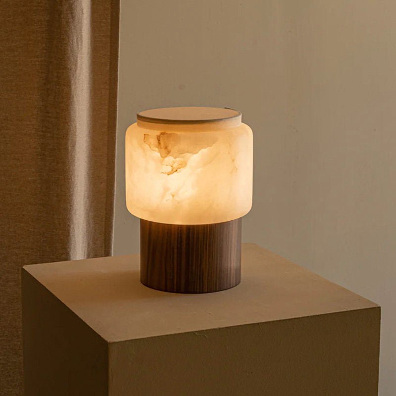 Nivalielle Tischleuchte aus Alabaster