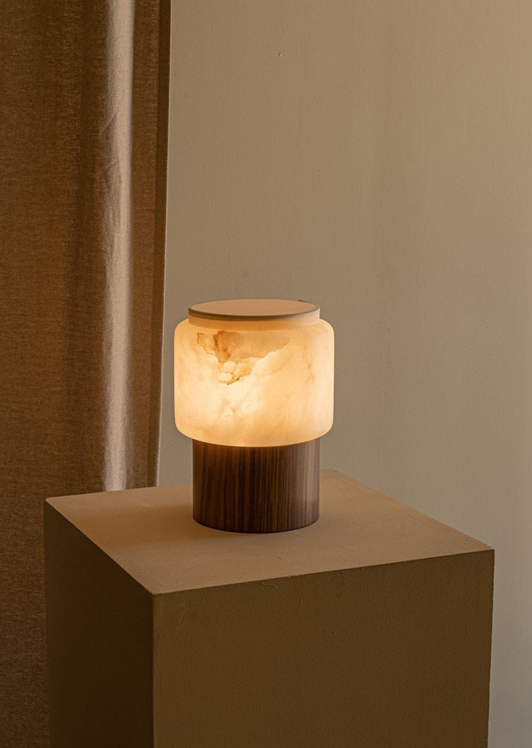 Nivalielle Tischleuchte aus Alabaster
