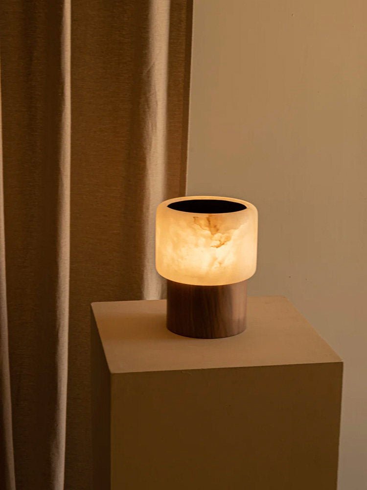 Nivalielle Tischleuchte aus Alabaster