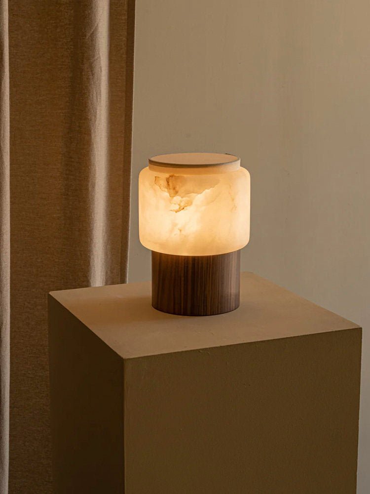 Nivalielle Tischleuchte aus Alabaster