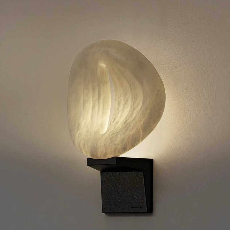 Eirion Rift Alabaster-Wandleuchte