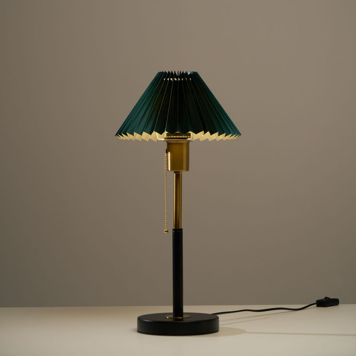 Mevzo Minimalistische Tischleuchte aus Keramik