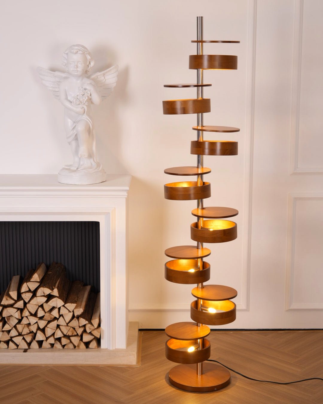 Lynix Stehleuchte aus Holz