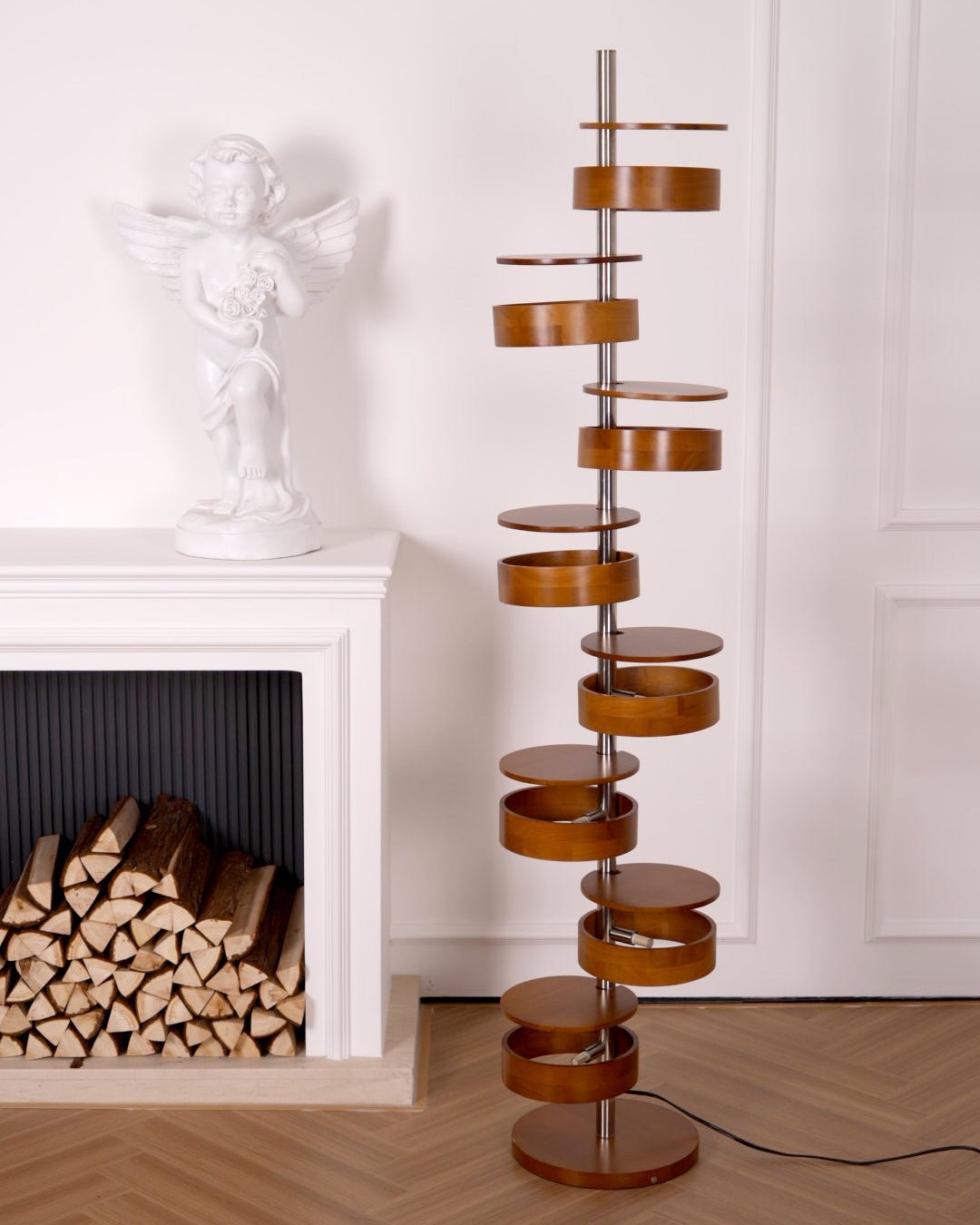 Lynix Stehleuchte aus Holz