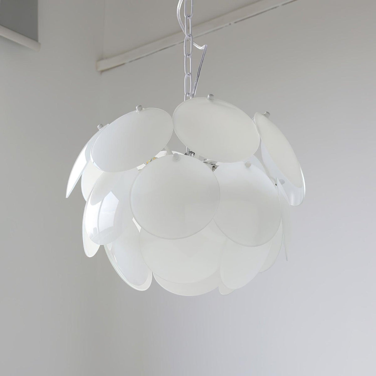 Sophia Kronleuchter aus Glas im minimalistischen Stil