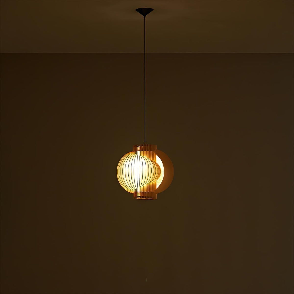 Rinaena Pendelleuchte aus Holz