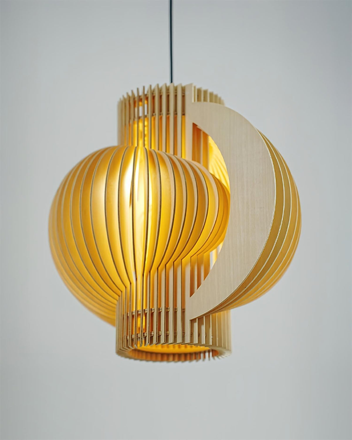 Rinaena Pendelleuchte aus Holz