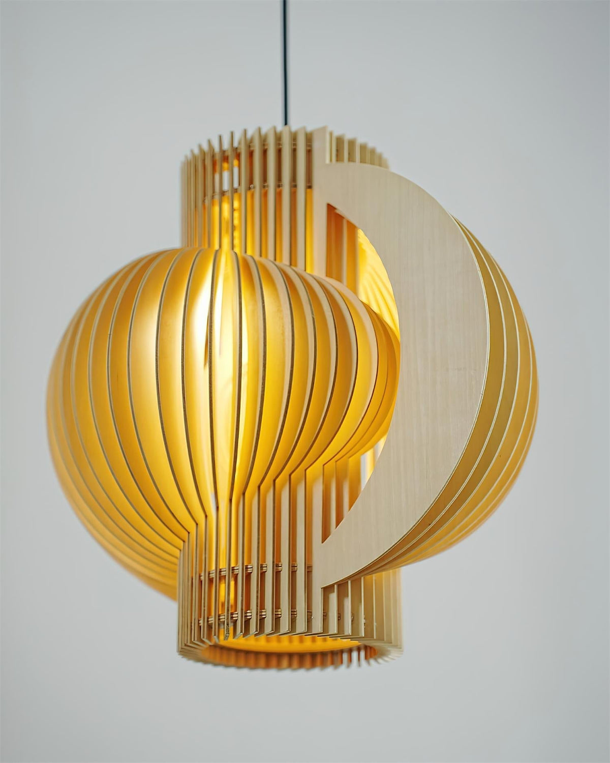 Rinaena Pendelleuchte aus Holz