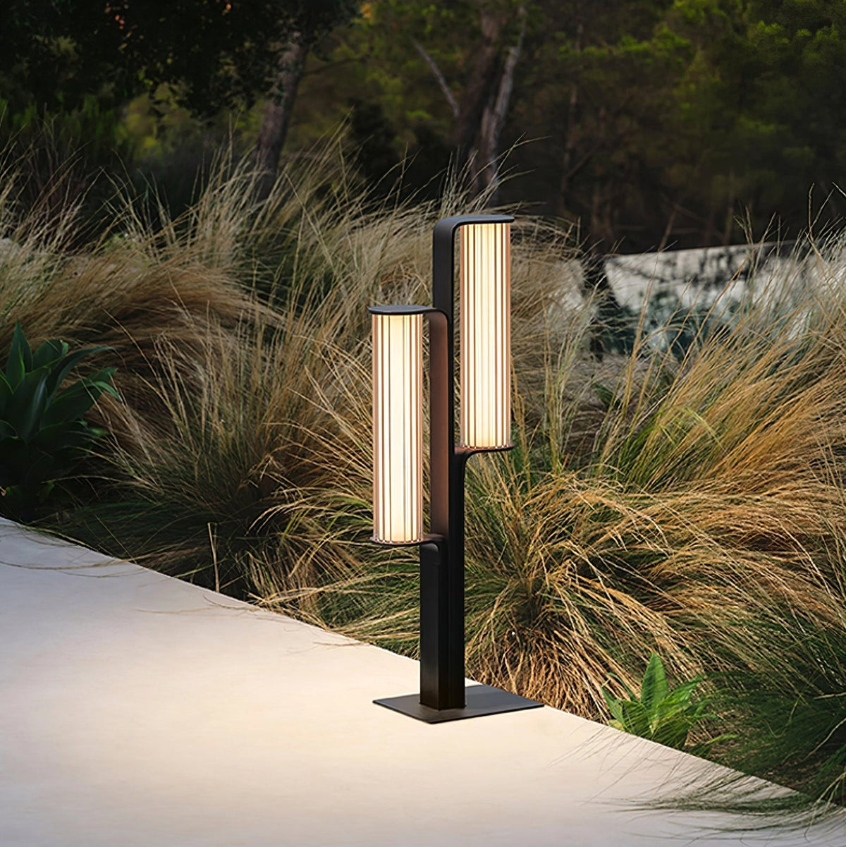 Sorerella Arc Duo Outdoor Lamp