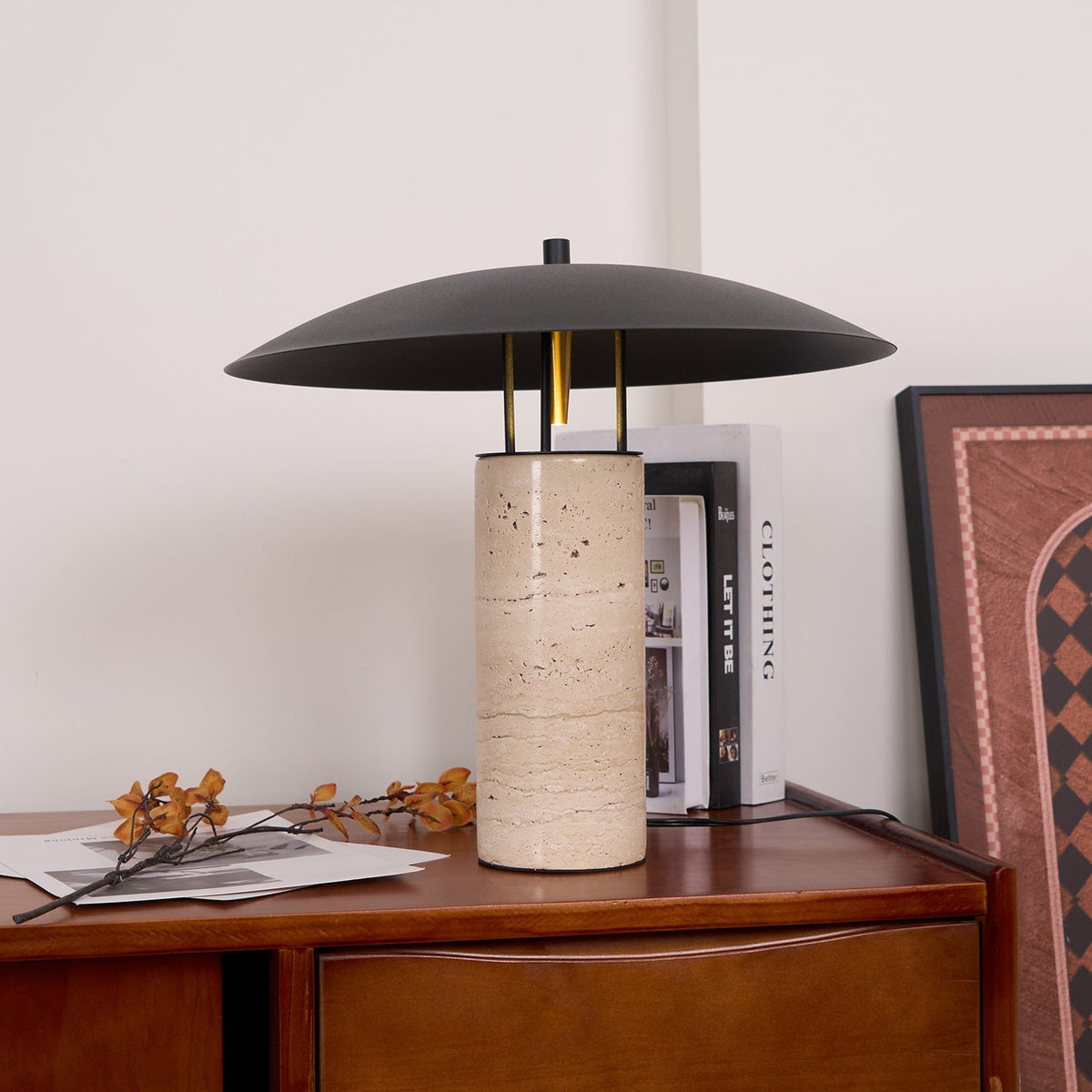 Eara Disc-Pillar Travertine Tischleuchte