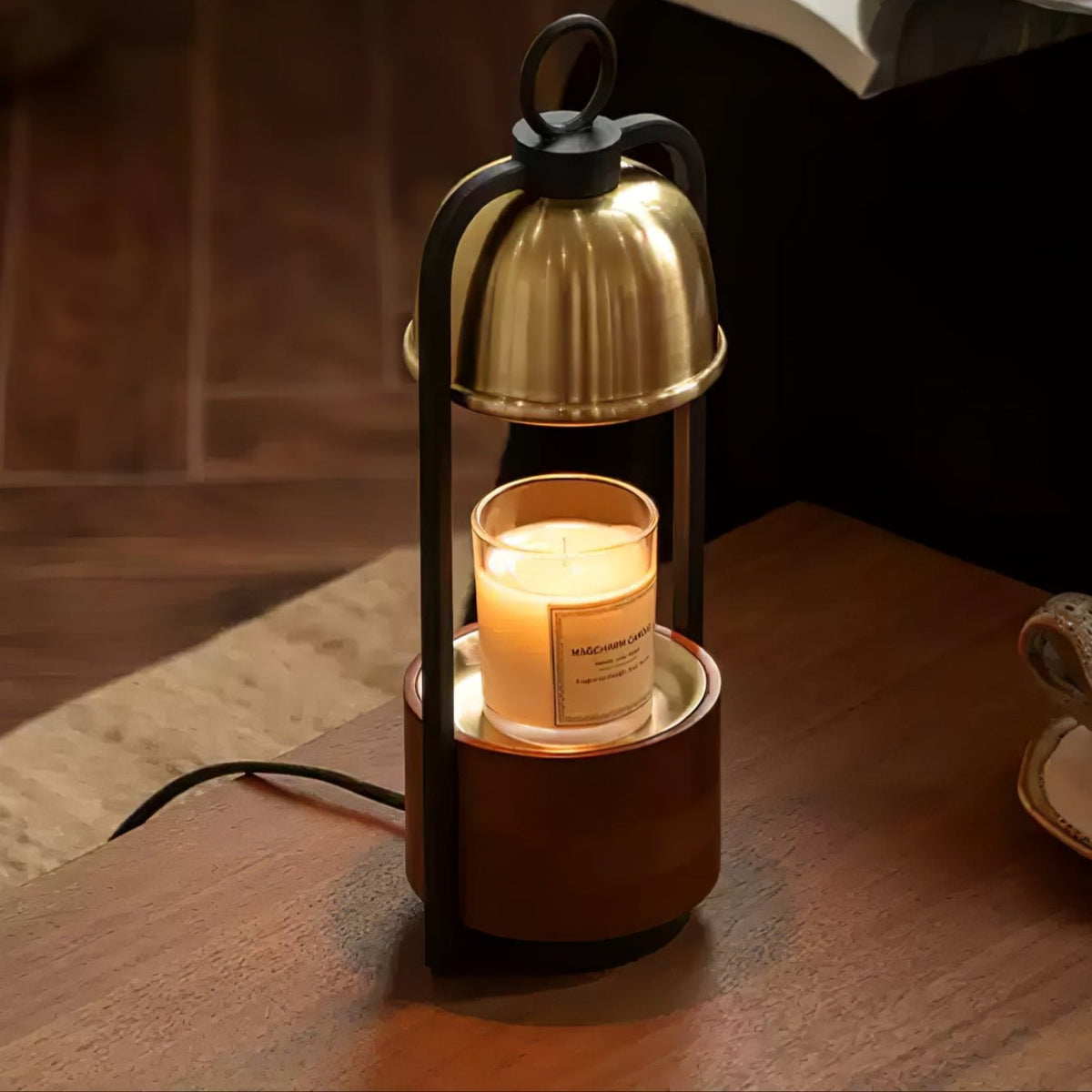 Rosa Tischleuchte aus Holz im Holz-Design -Oberfläche