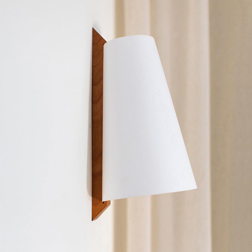 Miriam zeitgenössische minimalistische Kunststoff-Wandleuchte
