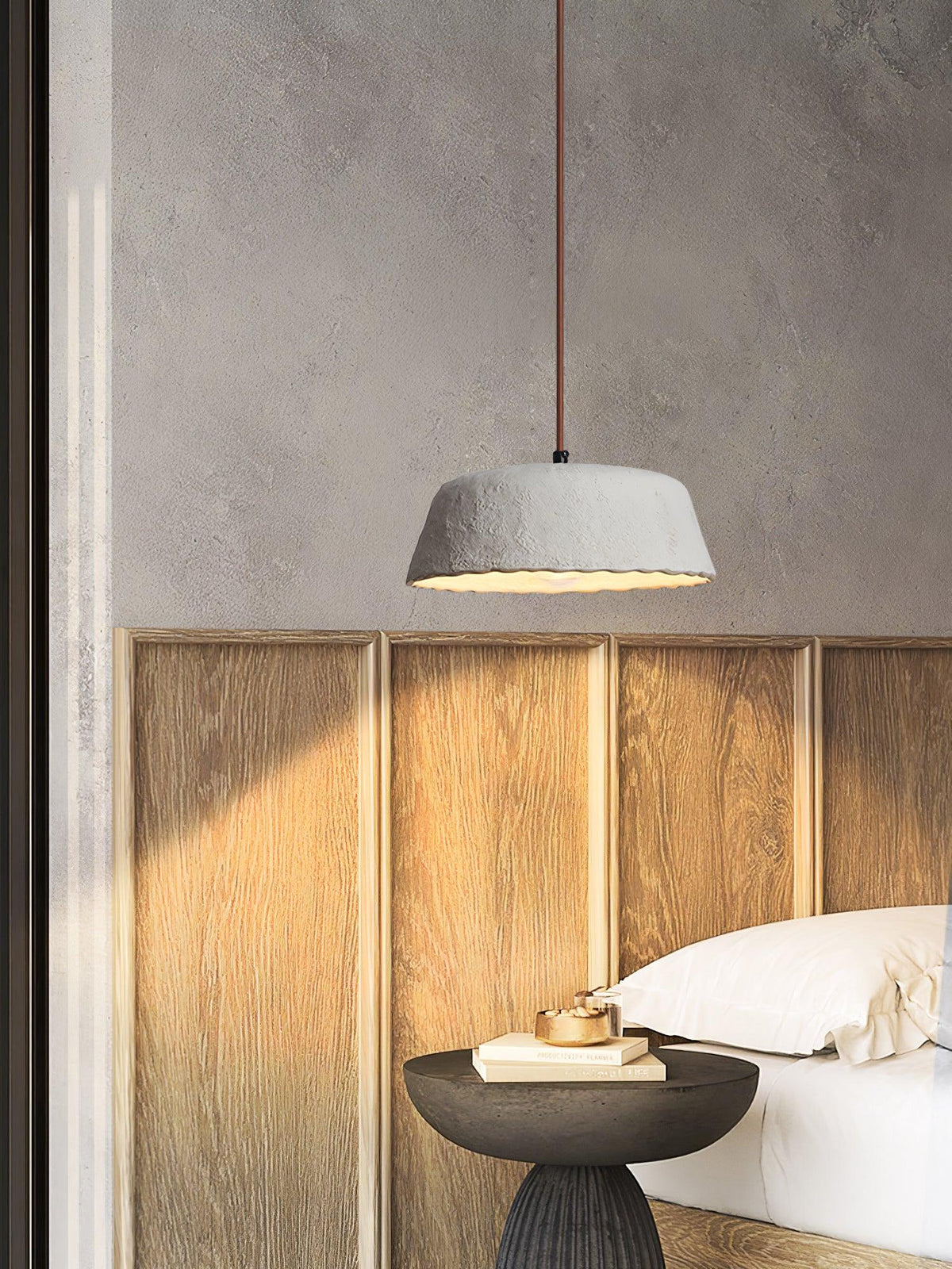 Stone zeitgenössische Pendelleuchte aus Holz in Grau-Keramik und dunklem Holz