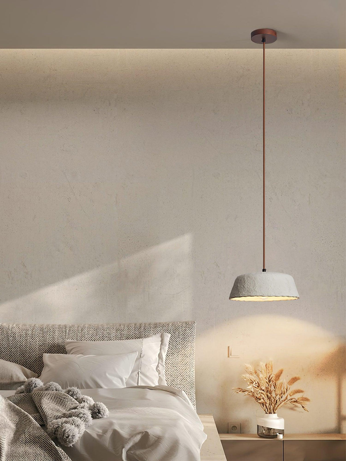 Stone zeitgenössische Pendelleuchte aus Holz in Grau-Keramik und dunklem Holz