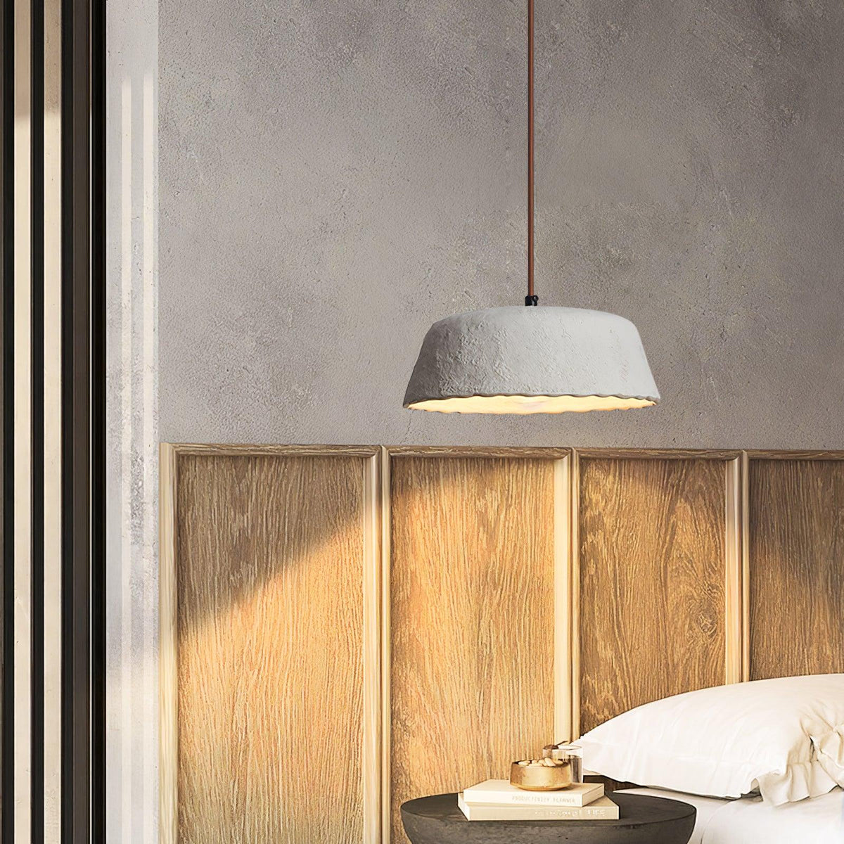 Stone zeitgenössische Pendelleuchte aus Holz in Grau-Keramik und dunklem Holz
