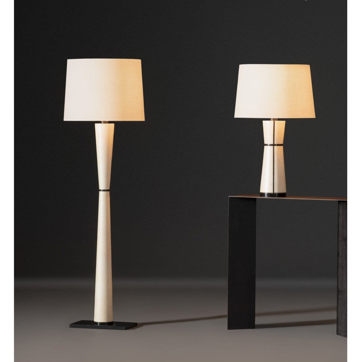 Mireria Leder-Tischlampe