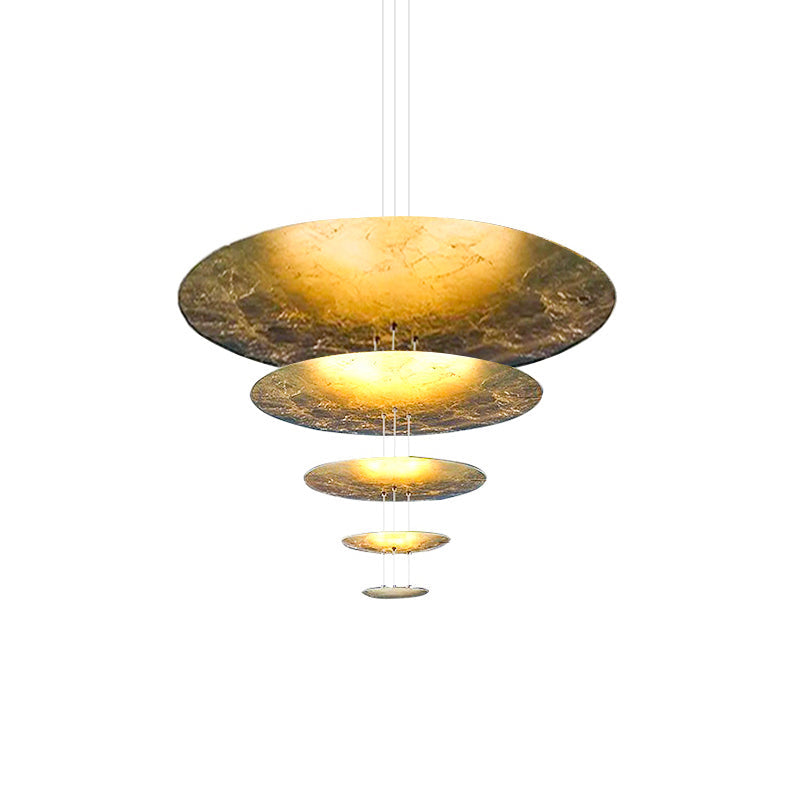 Phelion mehrschichtige Pendelleuchte aus Goldfolie