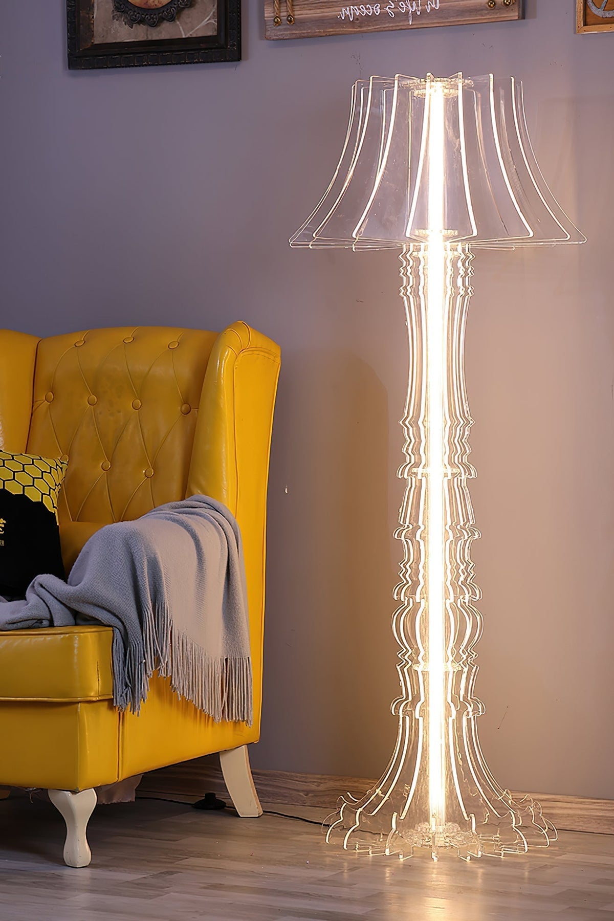 Elmariel skulpturale Acryl-Tischlampe