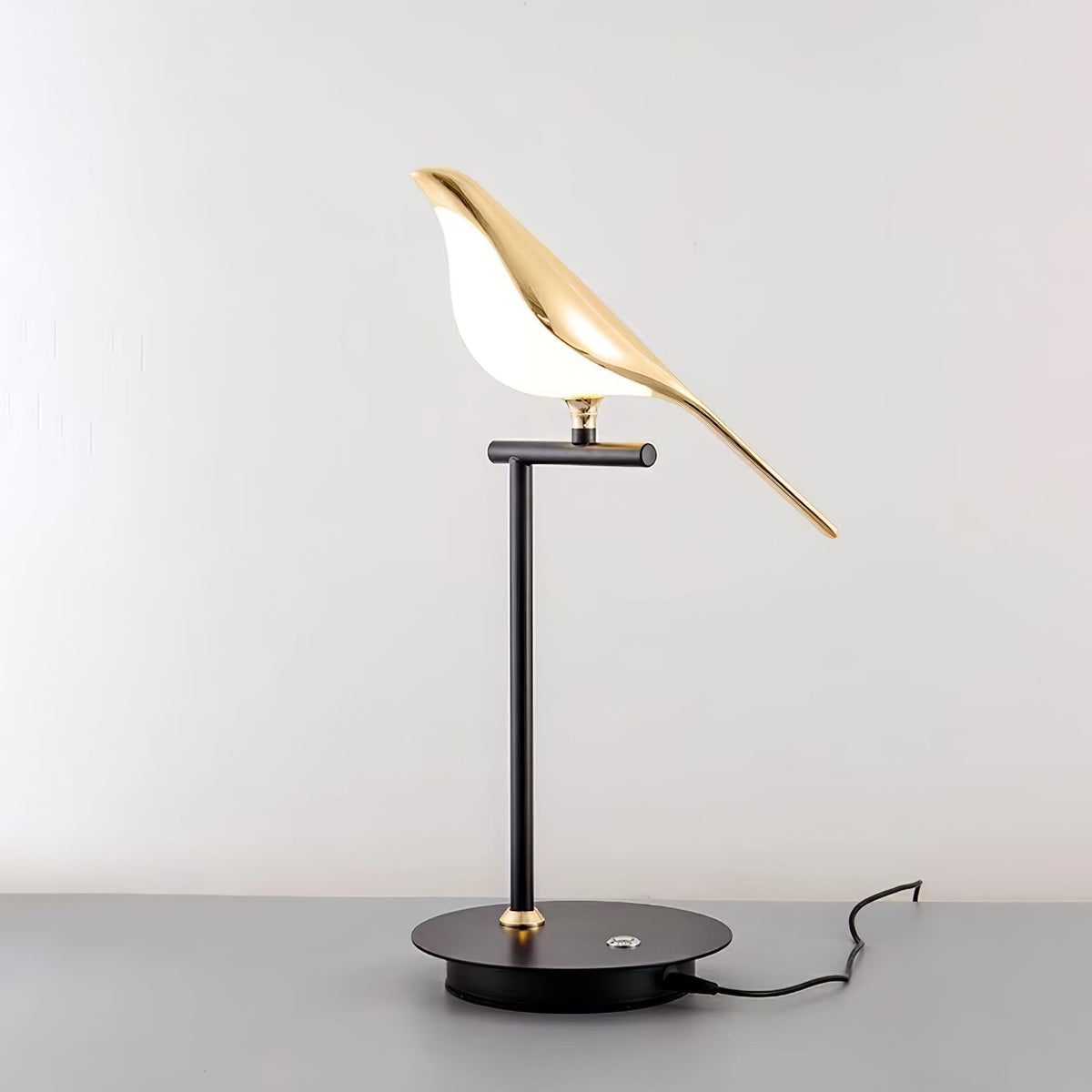 Velare Acryl-Tischlampe mit verspieltem Lampenschirm