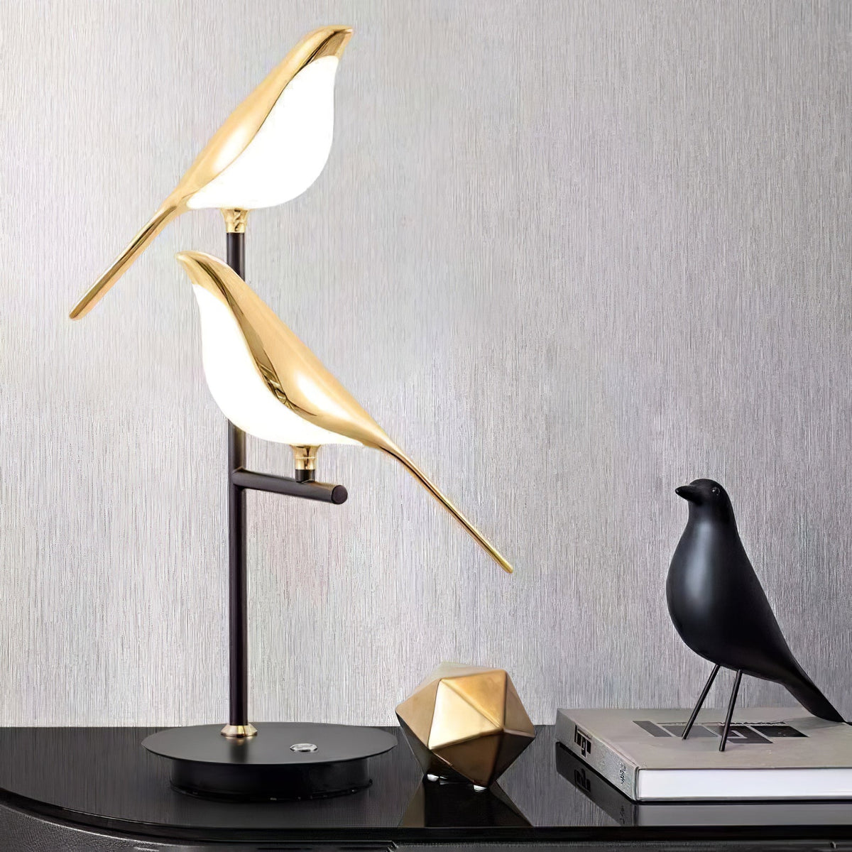 Velare Acryl-Tischlampe mit verspieltem Lampenschirm