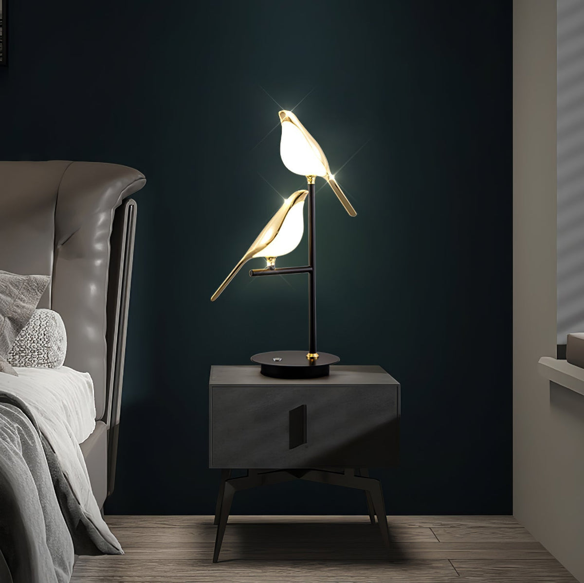 Velare Acryl-Tischlampe mit verspieltem Lampenschirm