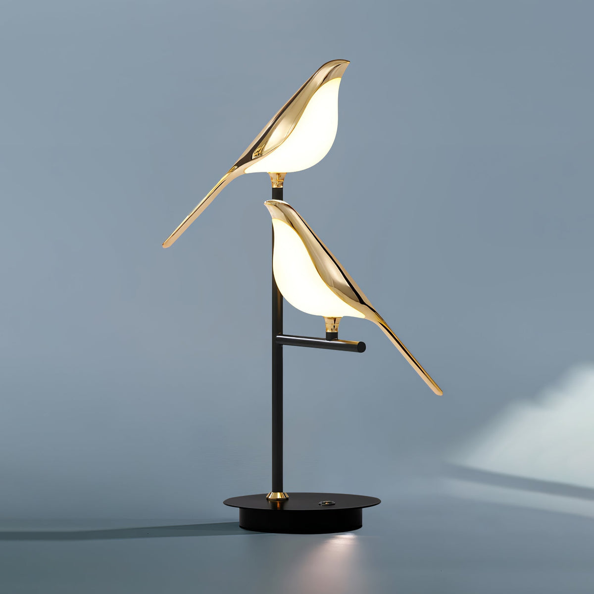 Velare Acryl-Tischlampe mit verspieltem Lampenschirm