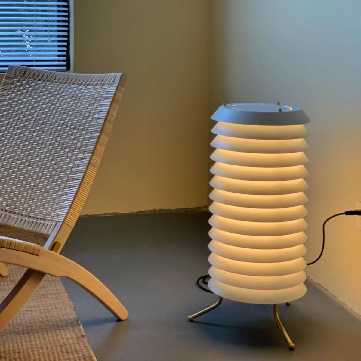 Orelelette Gitter-Design Skandinavische Tischleuchte