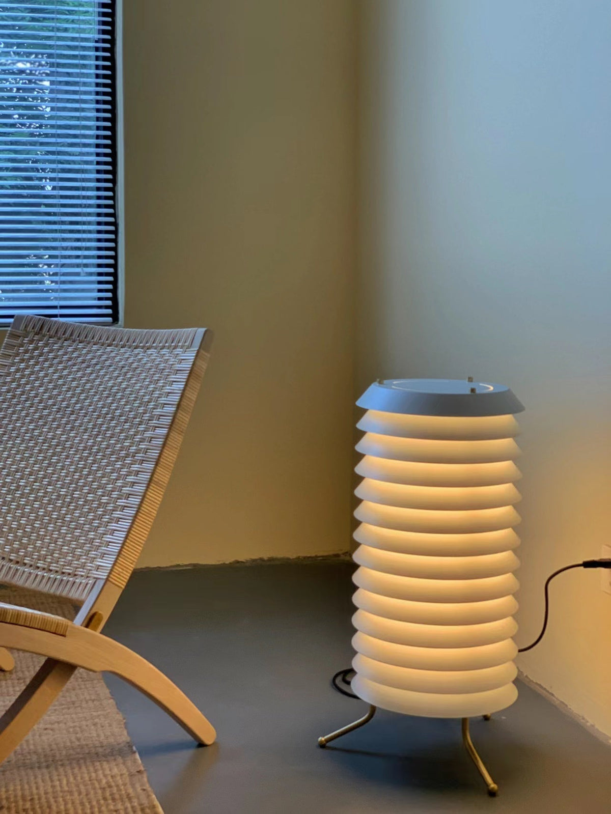 Orelelette Gitter-Design Skandinavische Tischleuchte