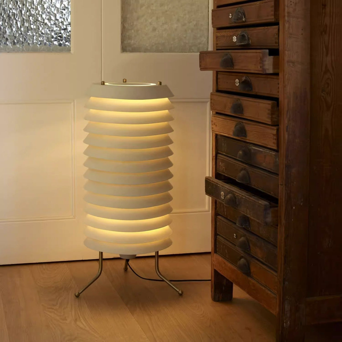Orelelette Gitter-Design Skandinavische Tischleuchte