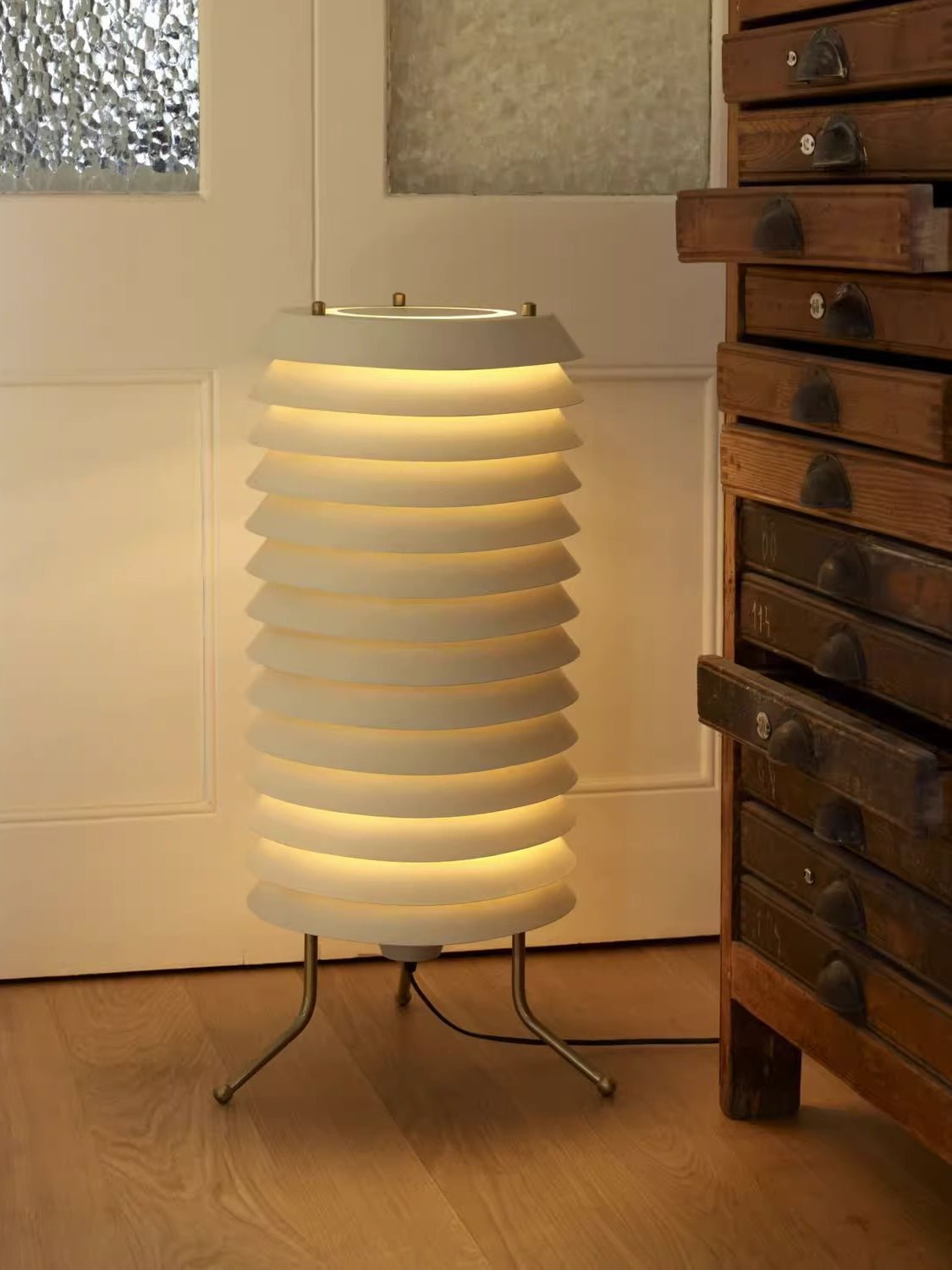 Orelelette Gitter-Design Skandinavische Tischleuchte