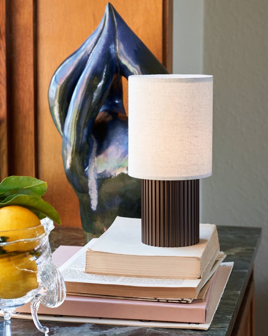 Calelelia Tischlampe Braun Flutiertes Minimalistisch Schlafzimmer | Cielum
