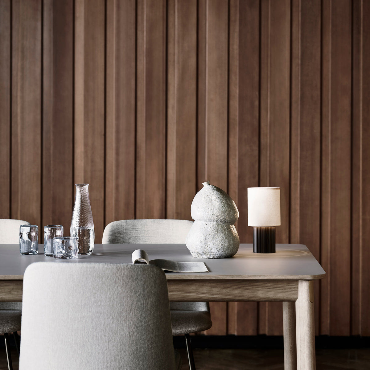Calelelia Tischlampe Braun Flutiertes Minimalistisch Schlafzimmer | Cielum
