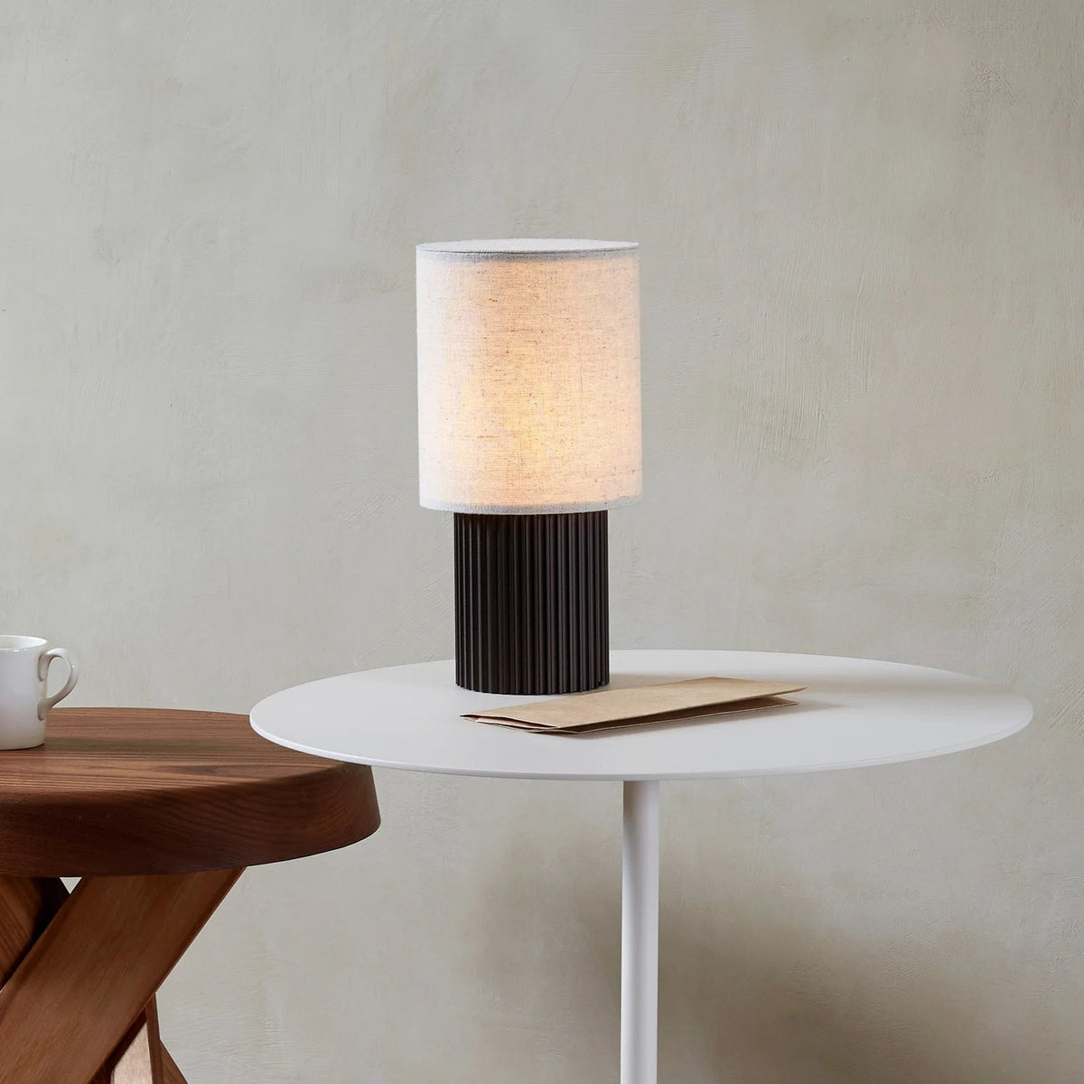 Calelelia Tischlampe Braun Flutiertes Minimalistisch Schlafzimmer | Cielum