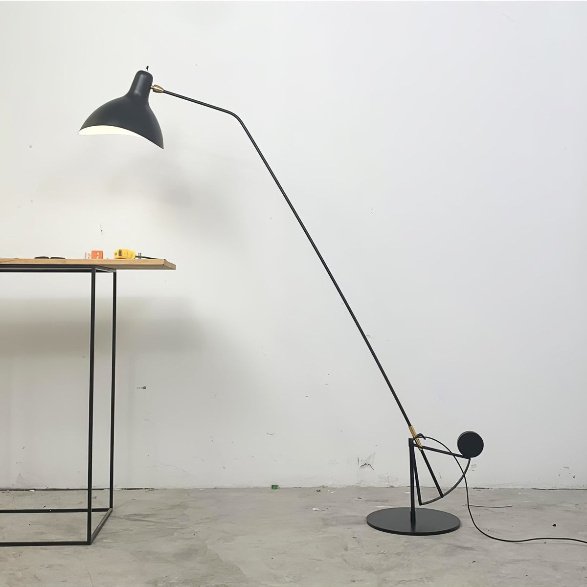 ArcMotion Mantis Arm Stehleuchte