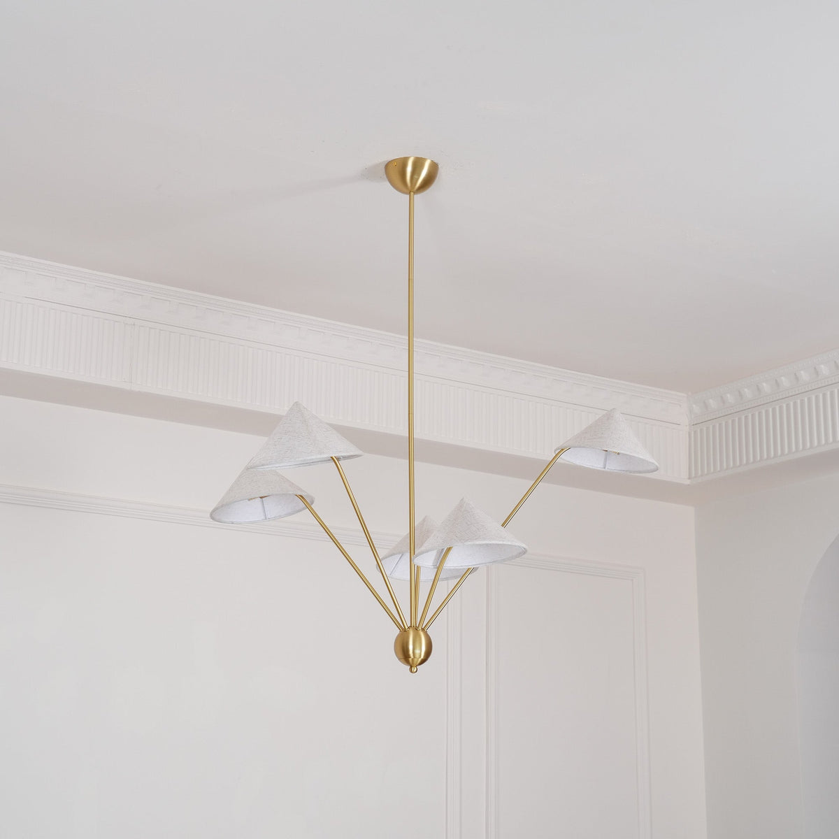 Oriisora Kronleuchter Messing geschwungen Beige