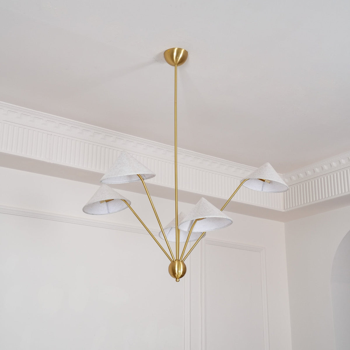 Oriisora Kronleuchter Messing geschwungen Beige