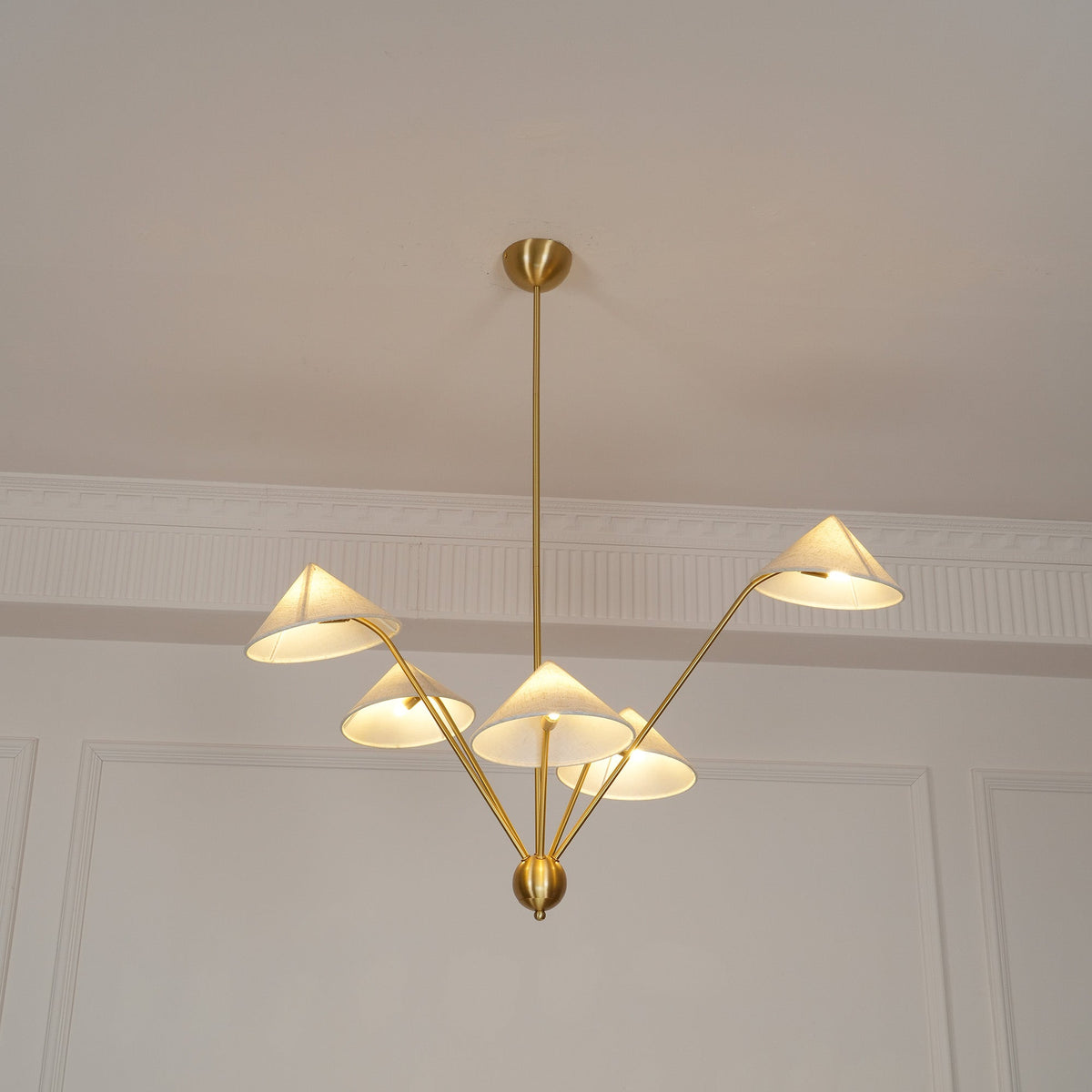 Oriisora Kronleuchter Messing geschwungen Beige