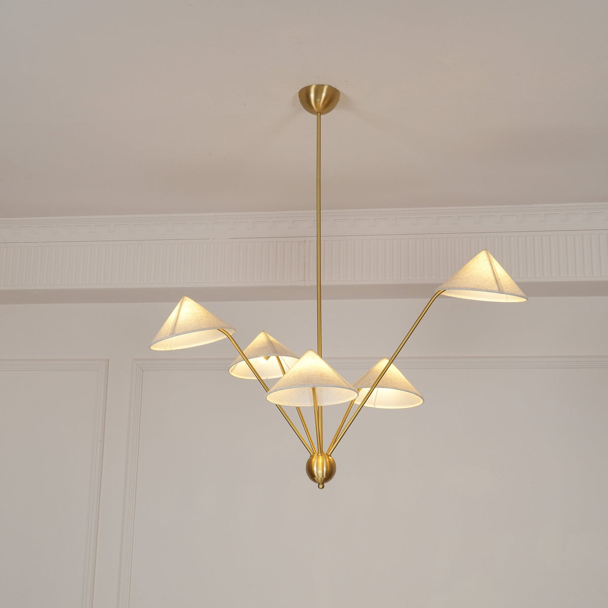 Oriisora Kronleuchter Messing geschwungen Beige