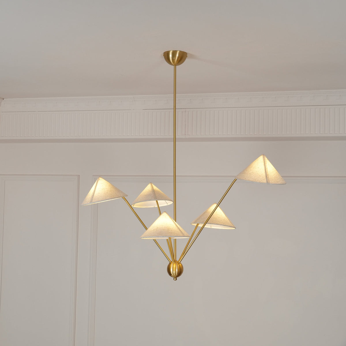 Oriisora Kronleuchter Messing geschwungen Beige