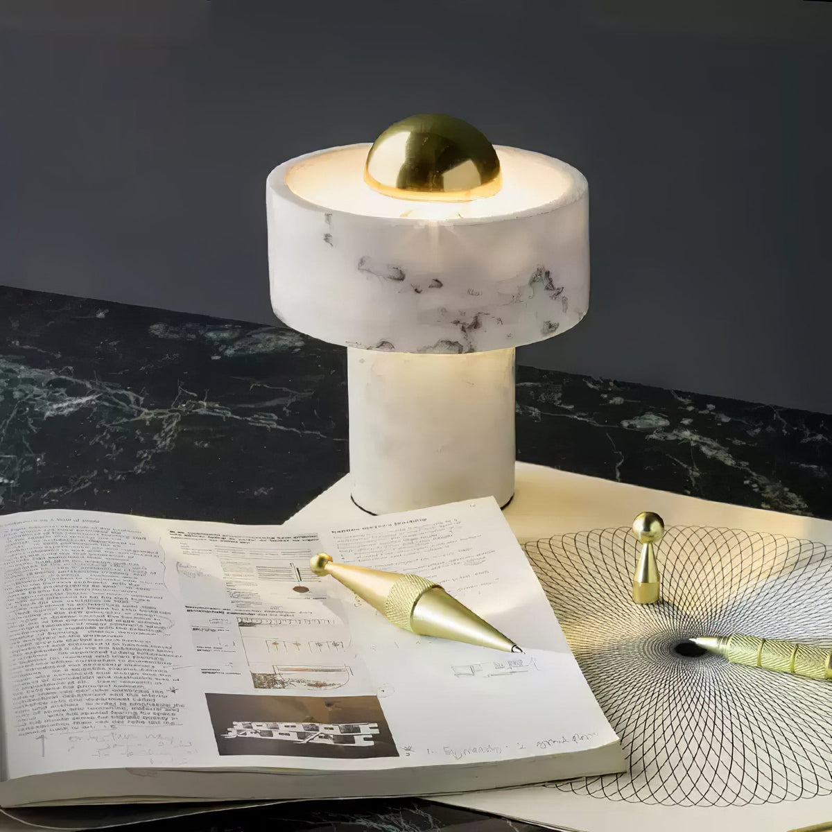 Petoaine Tischlampe aus Marmor mit Aura-Effekt