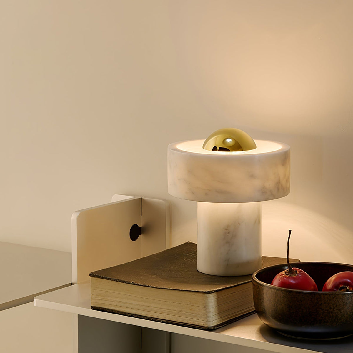 Petoaine Tischlampe aus Marmor mit Aura-Effekt