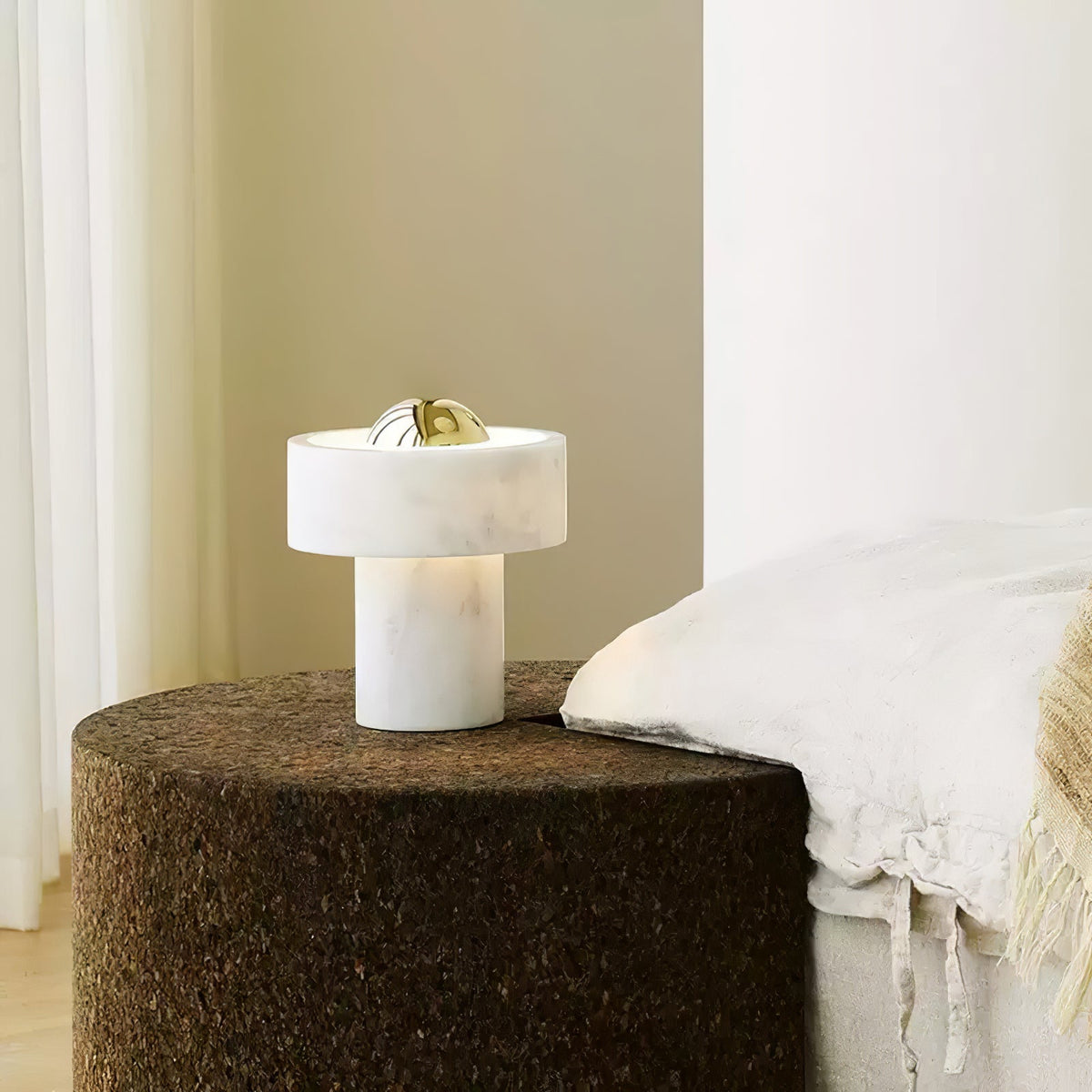 Petoaine Tischlampe aus Marmor mit Aura-Effekt