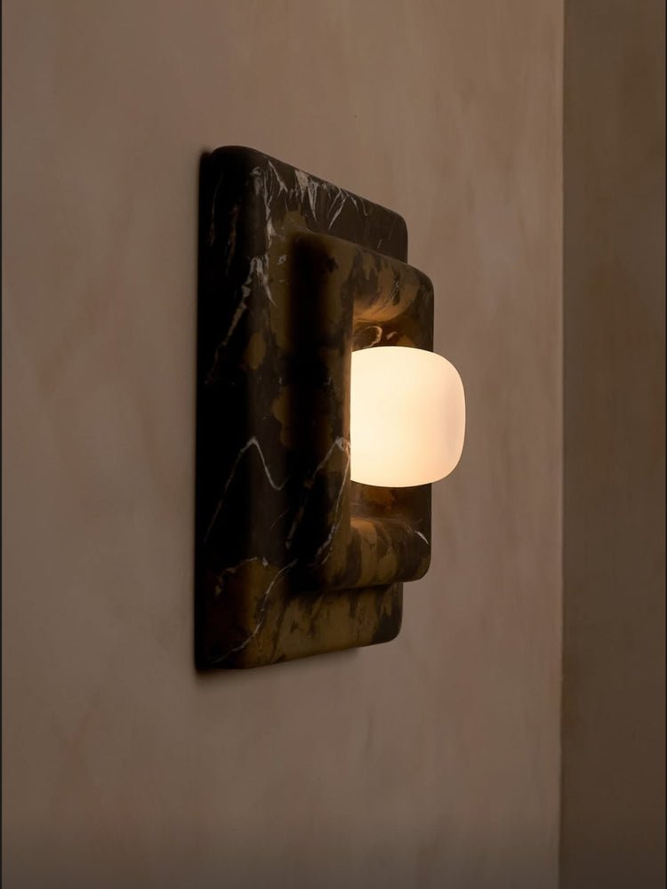 Ziv Wandleuchte aus Marmor in quadratischer Form mit mehreren Schichten