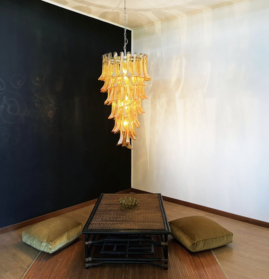 Eirinira Kronleuchter Gold Murano-Glasblüten geschichtete Kaskade
