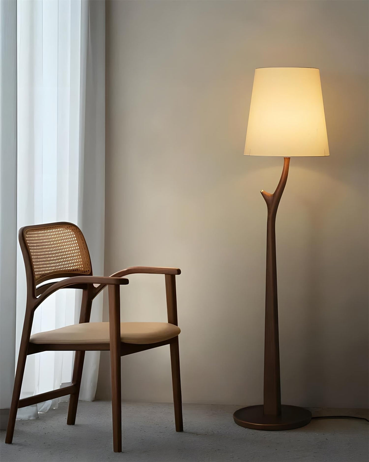 Norinia Stehleuchte in Light Oak