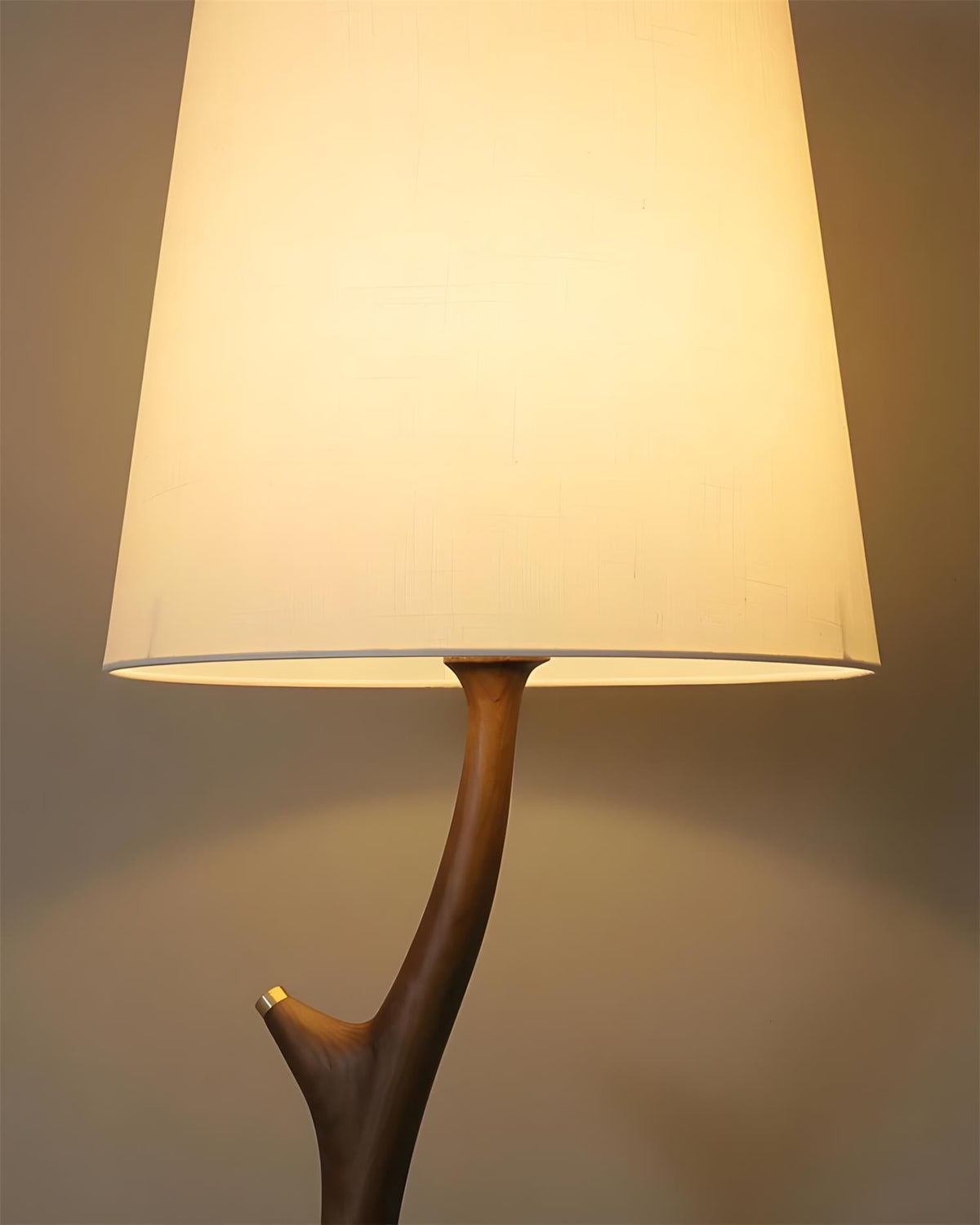 Norinia Stehleuchte in Light Oak