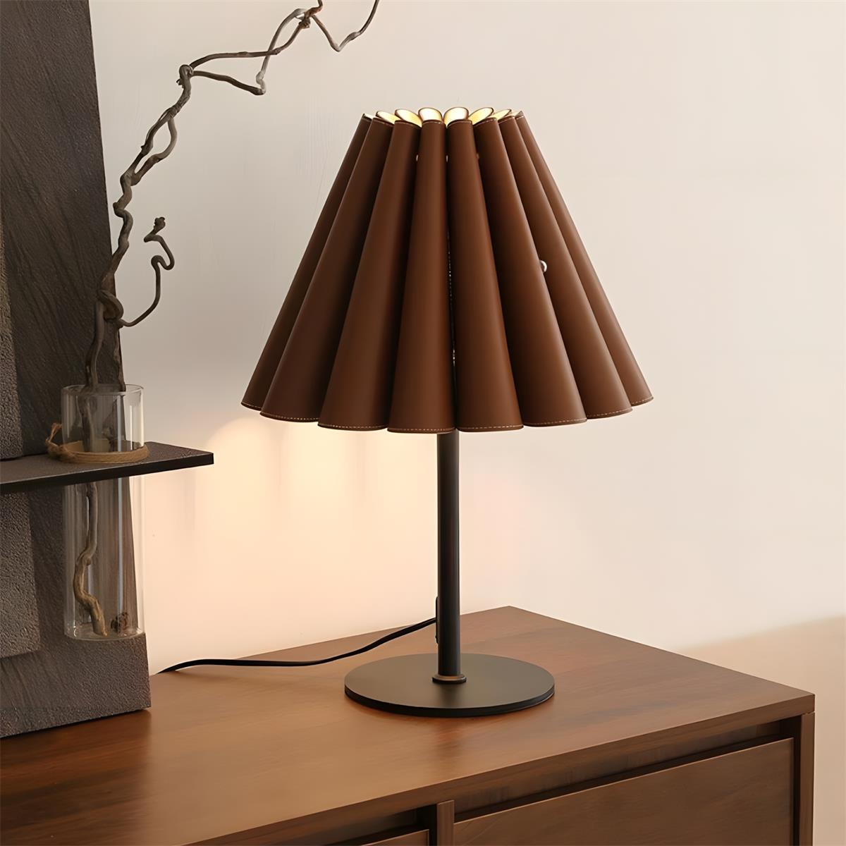 Laurel Pleat Tischleuchte