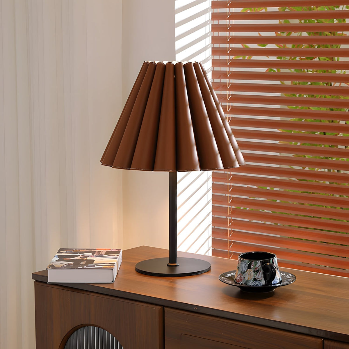 Laurel Pleat Tischleuchte