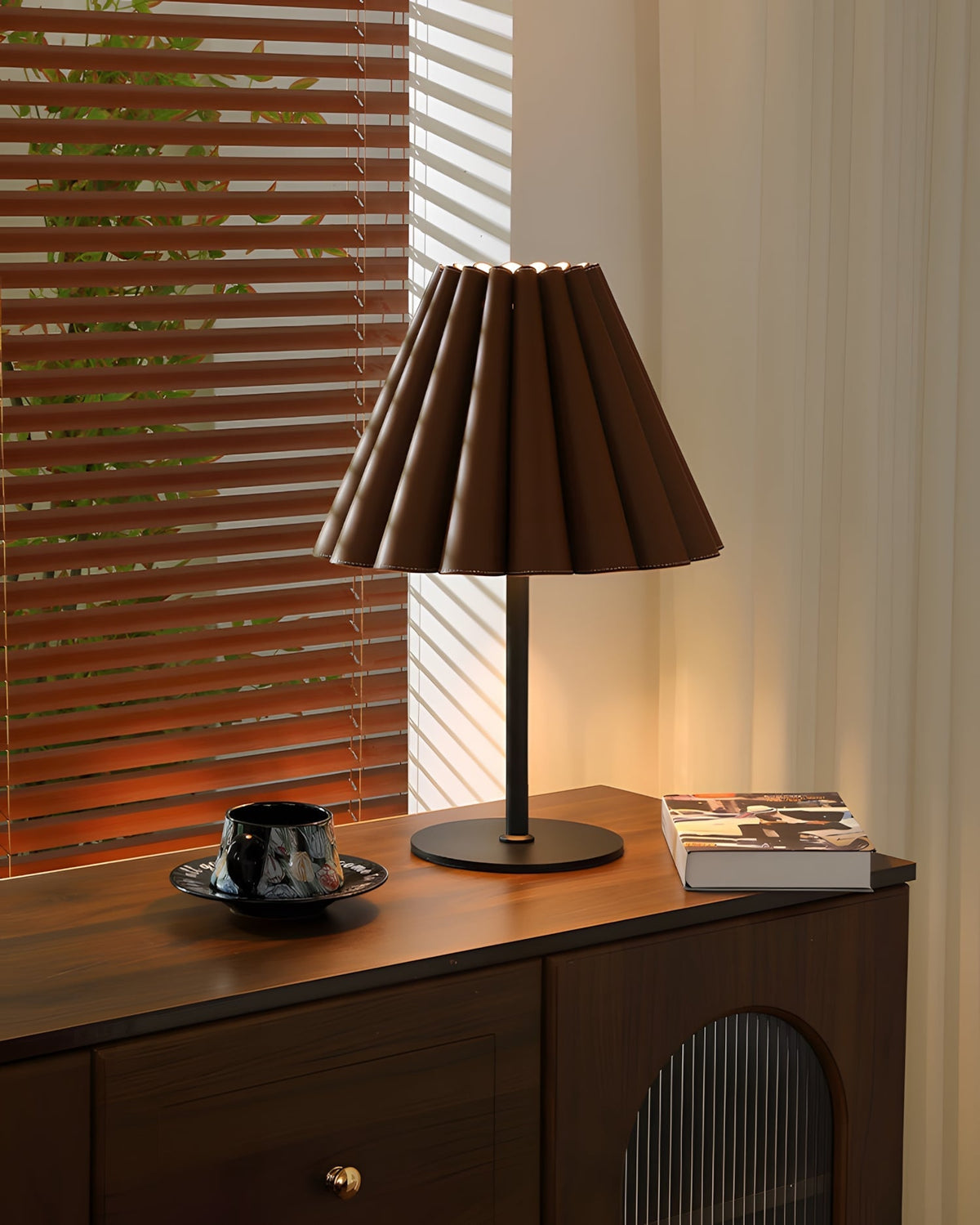 Laurel Pleat Tischleuchte